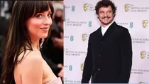 Pedro Pascal sorprendió a Dakota Johnson al sugerirle abrir un OnlyFans donde solo moviera un dedo del pie. La actriz respondió con humor y curiosidad.  Crédito: Ilustración AMTV